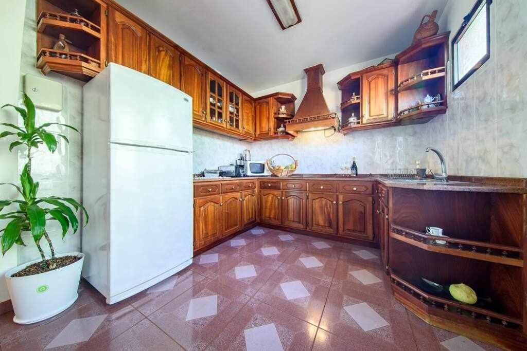 Lombo Cesteiro Guesthouse Tabua  Kültér fotó